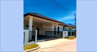 Houses for sale Chonburi : Thai Name - 3 Bedrooms House for sale in Panalee Banna HEPNL06