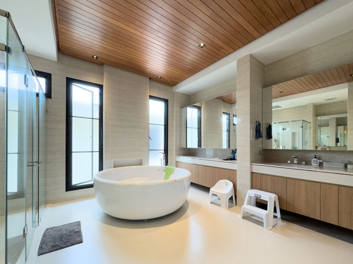 รูป เจ้าของขายเอง! บ้านเดี่ยวหรู รีโนเวทใหม่สไตล์โมเดิร์น พร้อมรายได้ค่าเช่า 210,000 บ./เดือน ขายบ้าน เอเวอร์กรีน วิลล์ บางนา–ตราด 56 (Evergreen Ville) - รูปที่ 31/41