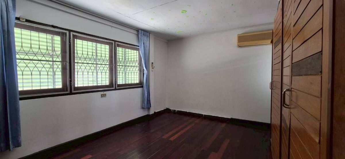 รูป HR3128ให้เช่าบ้านเดี่ยว หมู่บ้านเมืองทอง 2/2 พัฒนาการ 61 พื้นที่กว้าง 80 ตร.ว. ทำเลดี เดินทางสะดวก พร้อมเข้าอยู่ได้ทันที - รูปที่ 4/4