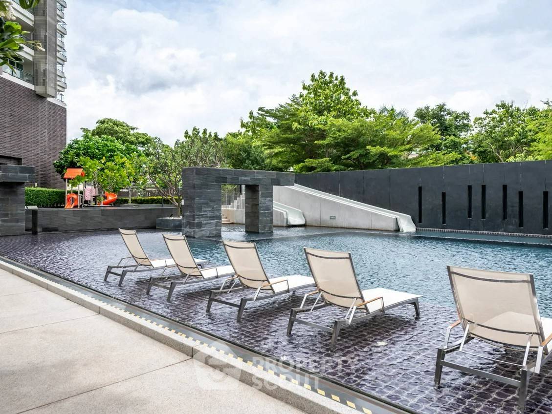 รูป คอนโด 2-ห้องนอน ที่ รีเฟล็คชั่น จอมเทียน บีช พัทยา ใกล้ เมืองพัทยา (ID 2264856) - รูปที่ 3/20