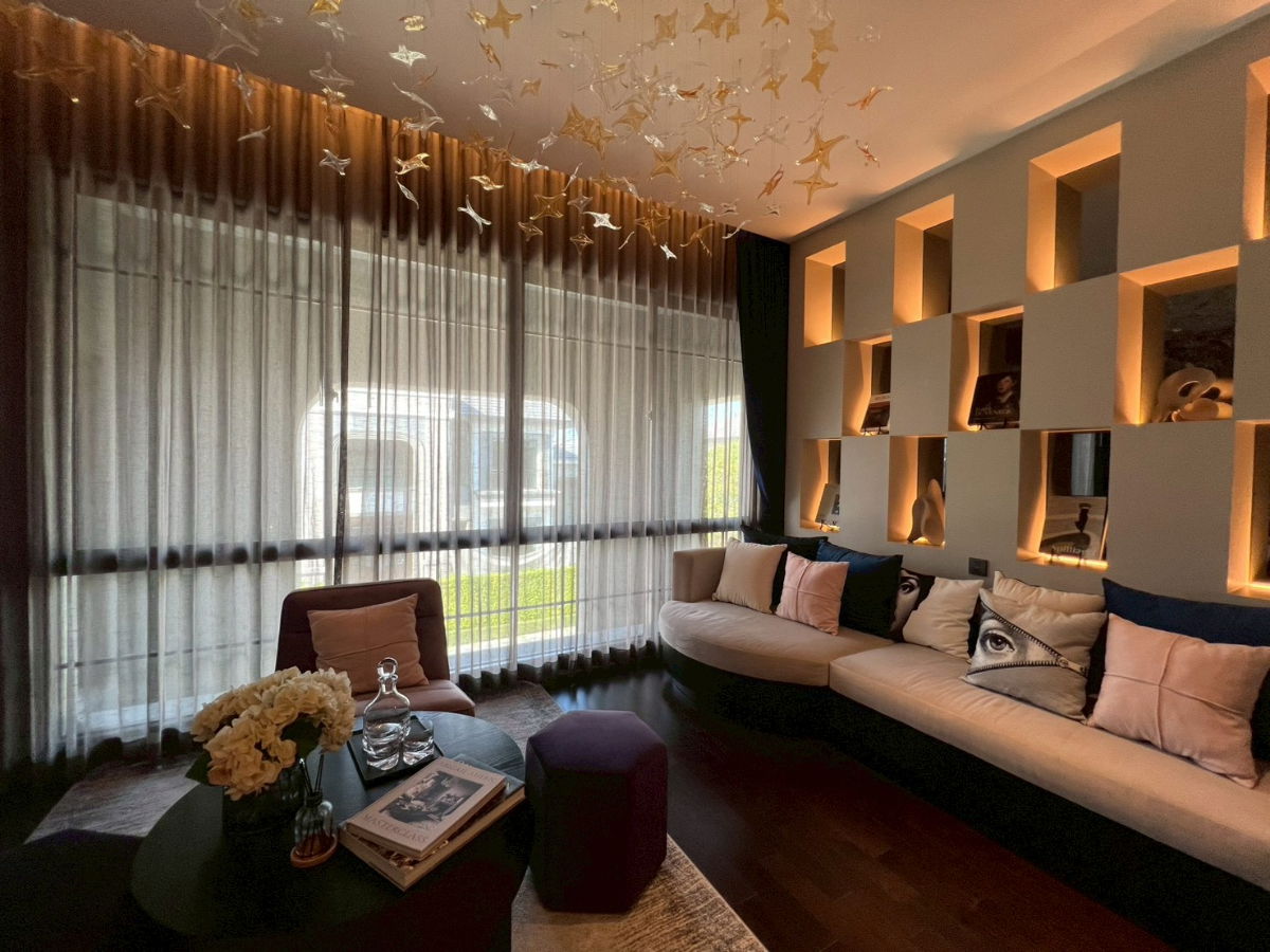 รูป Grand Bangkok Boulevard กรุงเทพกรีฑา บ้านเดี่ยวหรูสไตล์ Modern Classic ใกล้ ARL ลาดกระบัง และสนามบินสุวรรณภูมิ เพียง 62 ครอบครัวเท่านั้น - รูปที่ 7/36