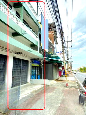 เช่าอาคารพาณิชย์ วิทยาลัยดุสิตธานี : วงเวียนน้ำพุ 2.4 กม. ศาลหลักเมืองนครศรีธรรมราช 2.3 กม. ให้เช่าาคารพาณิชย์ 3.5 ชั้น ตลาดสดหัวอิฐ 1.6 กม.