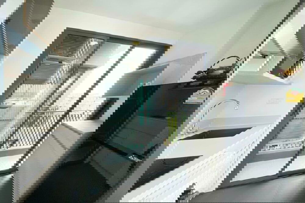 picture 🔥 For Rent !! pool view, Good location!! Code C20230700629...MetroLuxe Phaholyothin - Sutthisan, 2 bed, 2 bath, furnished, ready to move in📣📣 - 17/18