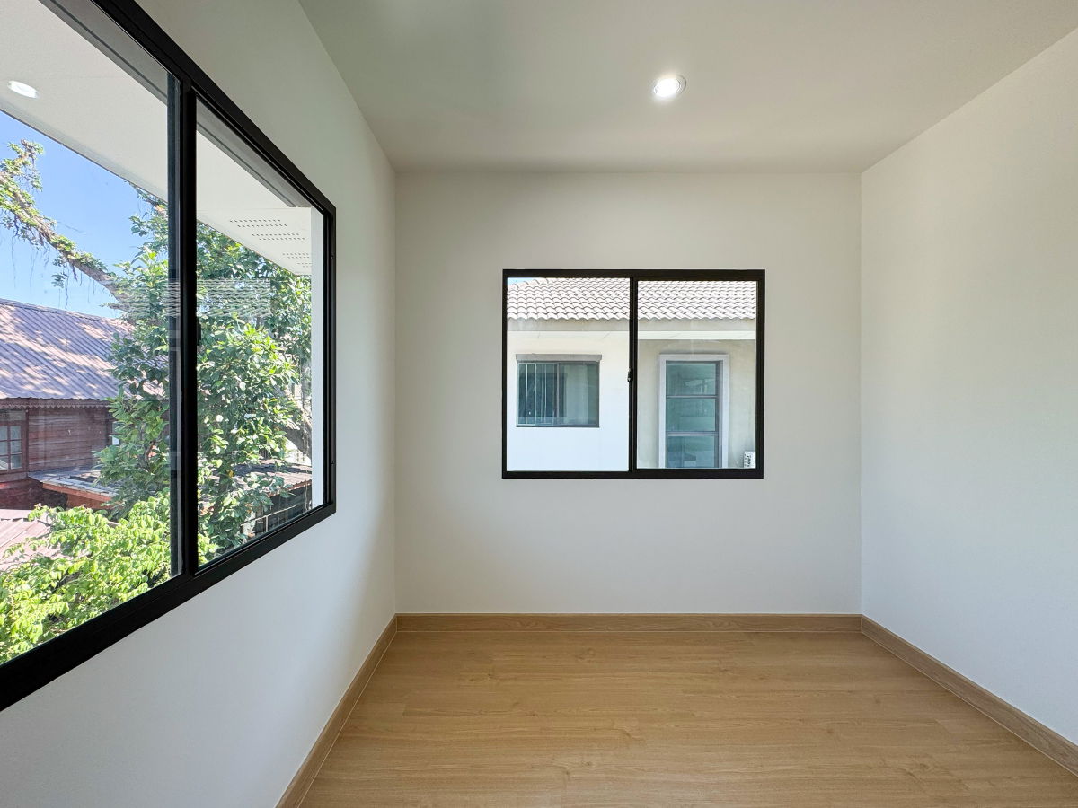 รูป รีโนเวทใหม่ทั้งหลัง พร้อมเข้าอยู่ ขายบ้านเดี่ยว โกลเด้นวิลเลจ บางนา–กิ่งแก้ว (Golden Village Bangna–Kingkaew) 3 ห้องนอน ใกล้สนามบินสุวรรณภูมิ - รูปที่ 16/28