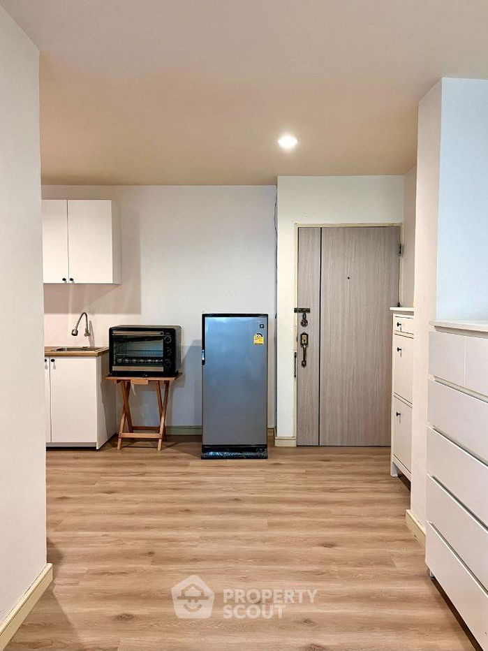 picture 2-BR Condo at Ratchayothin Place Condominium near BTS Ratchayothin (ID 1506355) - 14/23