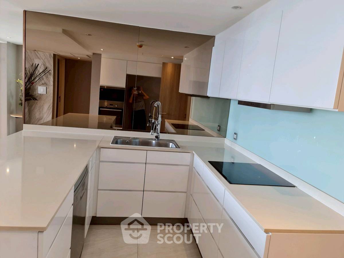 picture 4-BR Condo at H Sukhumvit 43 near BTS Phrom Phong (ID 2513803) - 5/15