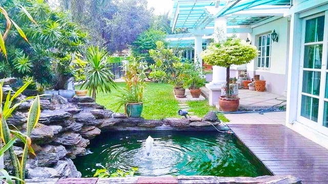 รูป รามอินทรา 152ตร.วา 500ตร.ม.MRT วัชรพล 2.1กม.ให้เช่า คฤหาสน์หรู 2 ชั้น 2 หลังใหญ่ติดกัน 6นอน 4น้ำ บิ้วท์อินครบ ตลาดถนอมมิตร 1.4 กม. - รูปที่ 4/8