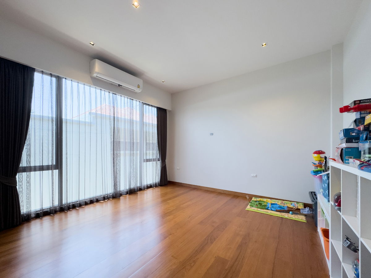 รูป เจ้าของขายเอง! บ้านเดี่ยวหรู รีโนเวทใหม่สไตล์โมเดิร์น พร้อมรายได้ค่าเช่า 210,000 บ./เดือน ขายบ้าน เอเวอร์กรีน วิลล์ บางนา–ตราด 56 (Evergreen Ville) - รูปที่ 37/41