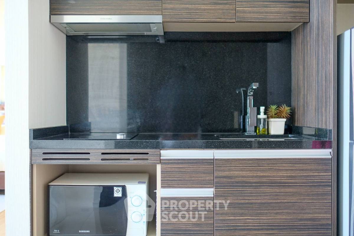 รูป คอนโด 1-ห้องนอน ที่ รีเฟล็คชั่น จอมเทียน บีช พัทยา ใกล้ เมืองพัทยา (ID 2136862) - รูปที่ 1/30