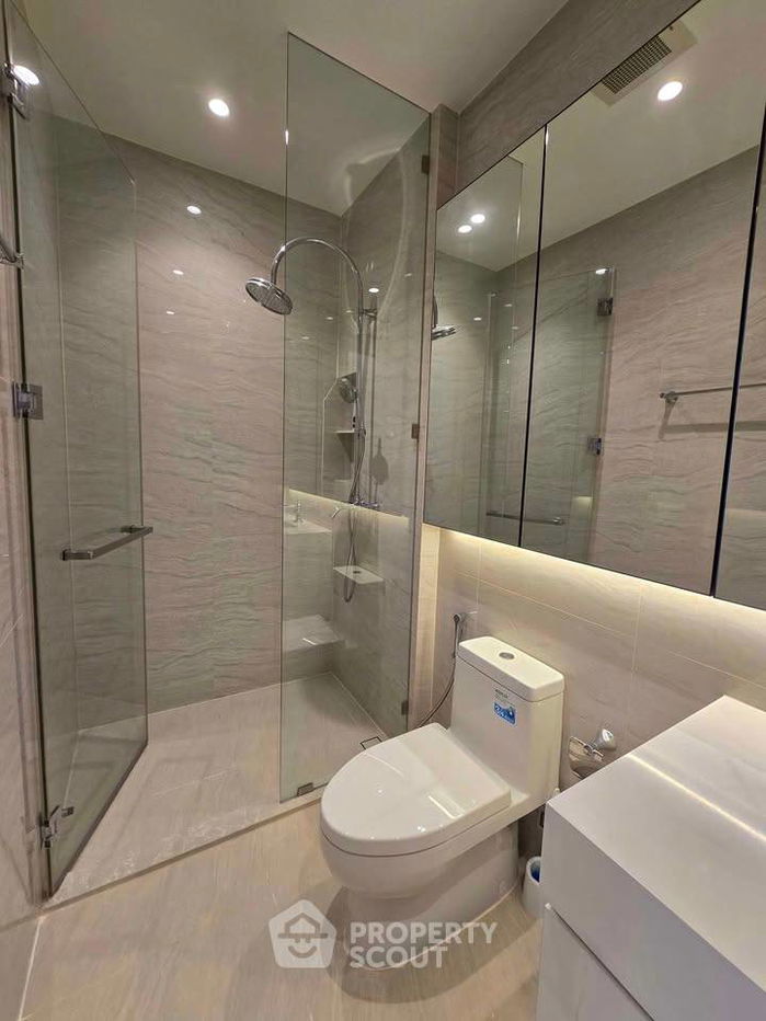 picture 2-BR Condo at Muniq Langsuan near BTS Ratchadamri (ID 2514177) - 13/16