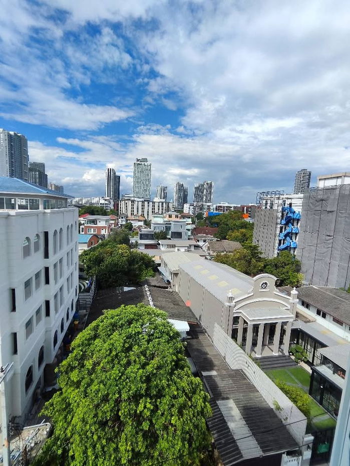 picture For Rent Sign Sukhumvit 50, Corner Unit, 1 Bed Plus, 7th Floor, 35.22 Sqm. with Bathtub - 19/20