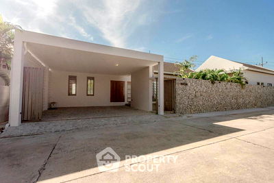 Houses for sale Bang Lamung Chonburi : 4-BR Villa close to Pattaya (ID 2513795)