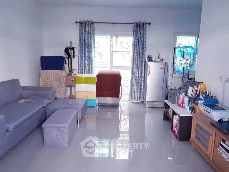 picture 3-BR Townhouse in Si Kan (ID 2431166) - 4/4