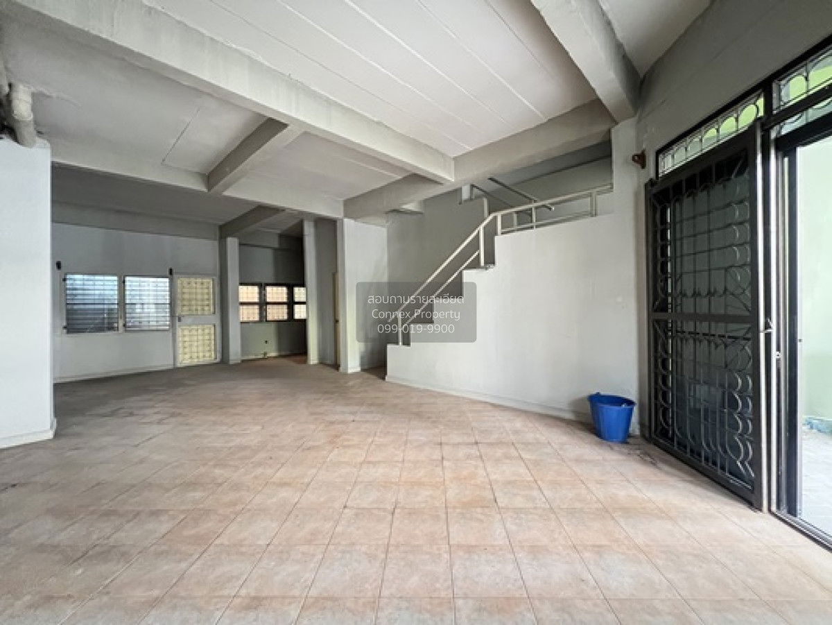 รูป ขายทาวน์เฮ้าส์/ทาวน์โฮม  บ้านเกษมสันต์ ลาดพร้าว ห้องมุม MRT-ลาดพร้าว 71 (สายสีเหลือง) ลาดพร้าว เขต ลาดพร้าว กรุงเทพ CX-140952 ✅ ทักไลน์ @connexproperty ตอบทันที ทีมงานมืออาชีพ ✅ - รูปที่ 4/12