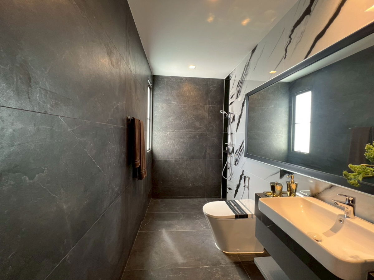 รูป Grand Bangkok Boulevard บางนา กม.15 ใกล้ทางด่วนและสนามบินสุวรรณภูมิ เพียง 73 ครอบครัวเท่านั้น - รูปที่ 16/19