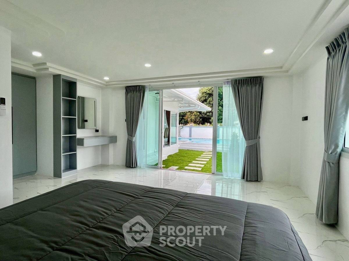 picture 3-BR Villa close to East Pattaya (ID 2514118) - 13/18