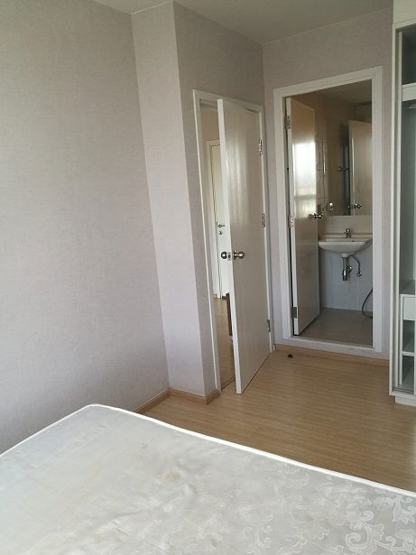 รูป มีเครื่องซักผ้า คอนโด พลัม ปิ่นเกล้า สเตชั่น แบบ 1 ห้องนอน 27 ตรม. ชั้น 11 ของครบ เพียง 11,000 บาท - รูปที่ 2/8