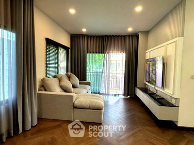 Houses for rent Suwannaphum International Airport : 4-BR House at Britania Bangna-Srivaree in Sisa Chorakhe Yai (ID 2511190)