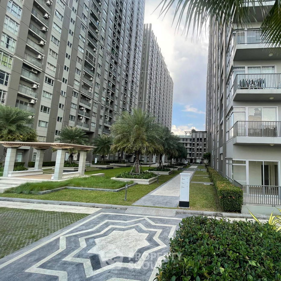 picture 2-BR Condo at Manor Sanambinnam near MRT Phra Nang Klao Bridge (ID 977579) - 11/14