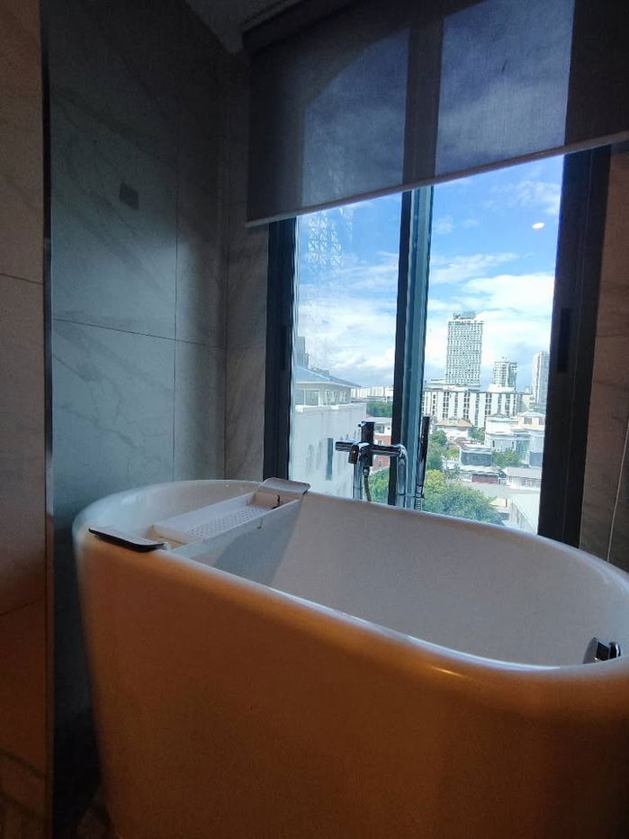 picture For Rent Sign Sukhumvit 50, Corner Unit, 1 Bed Plus, 7th Floor, 35.22 Sqm. with Bathtub - 12/20