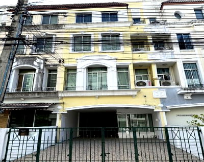 เช่าทาวน์โฮม อิมพีเรียล เวิลด์ สำโรง : ให้เช่า ทาวน์โฮม 4 ชั้น โครงการ บ้านกลางเมือง บริติชทาวน์ ศรีนครินทร์ / ซอยศรีด่าน 24 / ริมถนนศรีนครินทร์ / ใกล้แม็คโคร ศรีนครินทร์