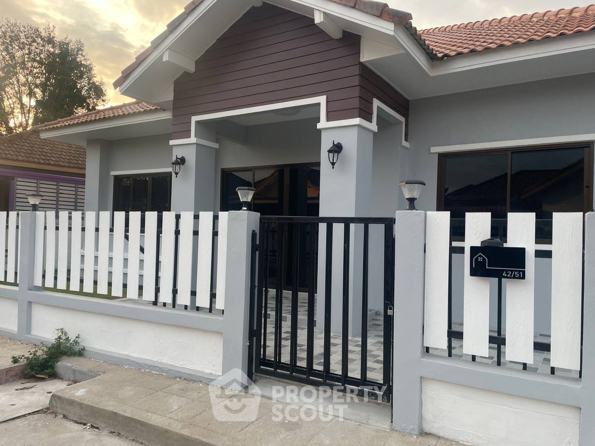 picture 3-BR House close to Pattaya (ID 2513743) - 2/25