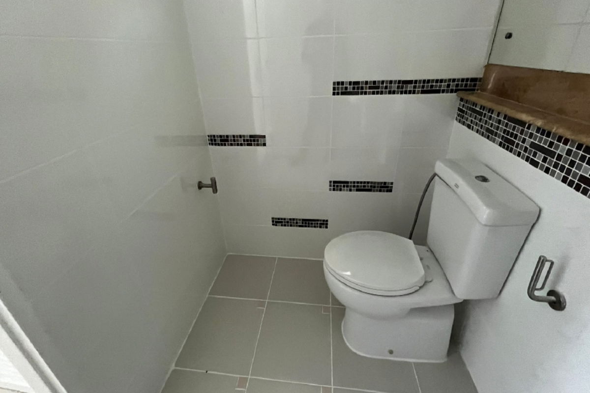 picture For Sale : Saransiri Phaholyotin-Saimai  - 14/16