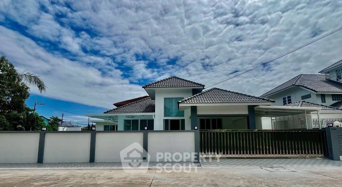 picture 3-BR Villa close to East Pattaya (ID 2514118) - 18/18