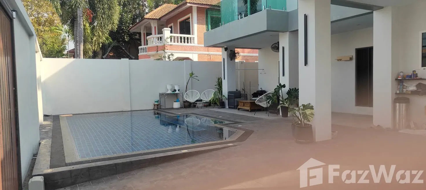 picture Pattaya Lagoon Village 5 Bedroom with En-suites & pool with 5811073 - 1/14