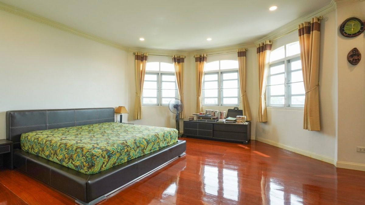 รูป ขายบ้านเดี่ยวมือสองกรุงเทพฯ 3 ชั้น โครงการ กฤษดานคร 20 (Kristsda Nakhon 20) ปิ่นเกล้า หน้าบ้านไม่ชนใครพร้อมวิวเลค บนเนื้อที่ 201 ตร.ว. - รูปที่ 17/23