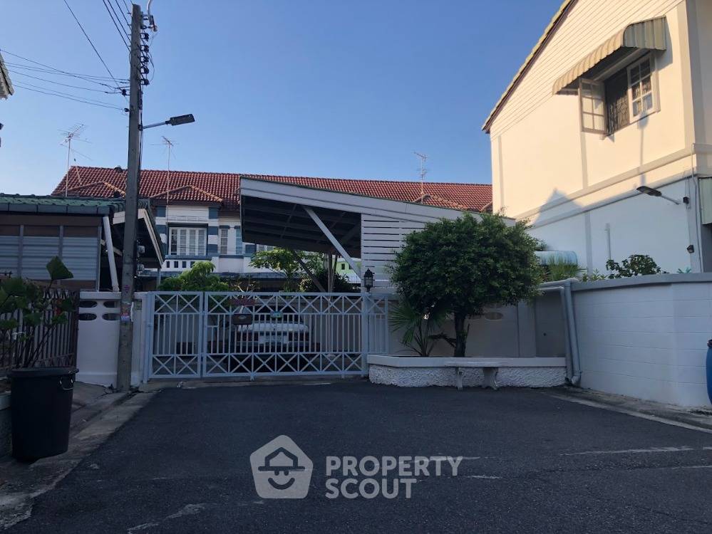 รูป ทาวน์เฮ้าส์ 3-ห้องนอน ใน บางรักพัฒนา (ID 1982746) - รูปที่ 5/5