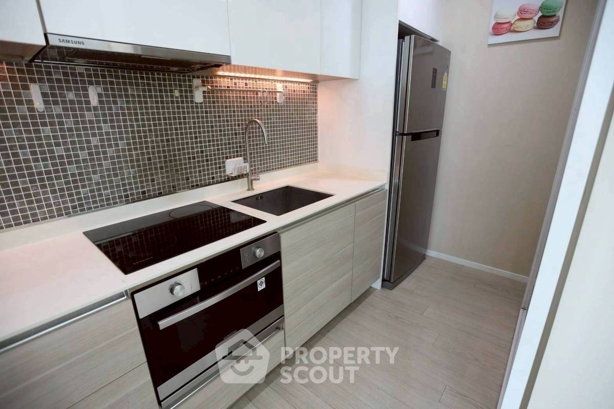 picture 2-BR Condo at The Room Sukhumvit 21 near MRT Sukhumvit (ID 2513060) - 8/12