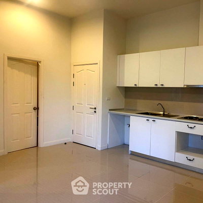 Condos for sale : 2-BR Condo at Manor Sanambinnam near MRT Phra Nang Klao Bridge (ID 977579)