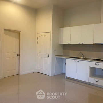 2-BR Condo at Manor Sanambinnam near MRT Phra Nang Klao Bridge (ID 977579)