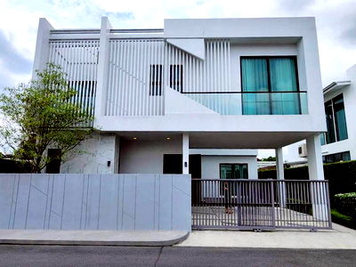 Houses for sale : Luxury Detached House for Sale near MRT – ARTIQUE Ramkhamhaeng 4–5 Bedrooms, 4 Bathrooms Price: Only 14.9 Million THB 