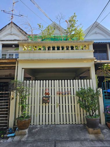 ให้เช่าทาวน์โฮม 1 ห้องนอน 16 ตร.ว. เขตบางกะปิ