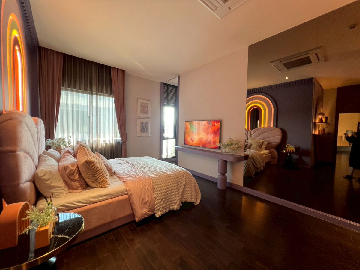 รูป Grand Bangkok Boulevard กรุงเทพกรีฑา บ้านเดี่ยวหรูสไตล์ Modern Classic ใกล้ ARL ลาดกระบัง และสนามบินสุวรรณภูมิ เพียง 62 ครอบครัวเท่านั้น - รูปที่ 17/36