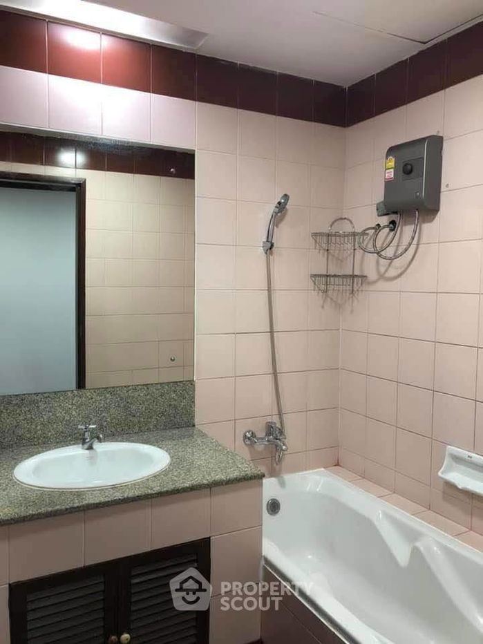 picture 1-BR Condo at Master View Executive Place Condominium near BTS Krung Thon Buri (ID 2354267) - 13/19