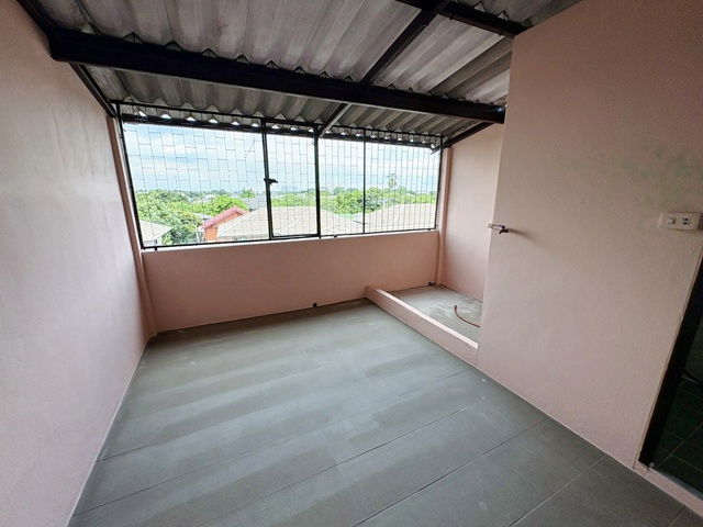 รูป ลด20% พร้อมอยู่ 3 นอน 3 น้ำ รพ.เกษมราษฎร์ 600 ม. สวนเสรีไทย เสรีไทย 28-36 MRTสัมมากร ให้เช่าอาคารพาณิชย์ 3.5 ชั้น 20 ตร.วา.256 ตร.ม. - รูปที่ 4/8