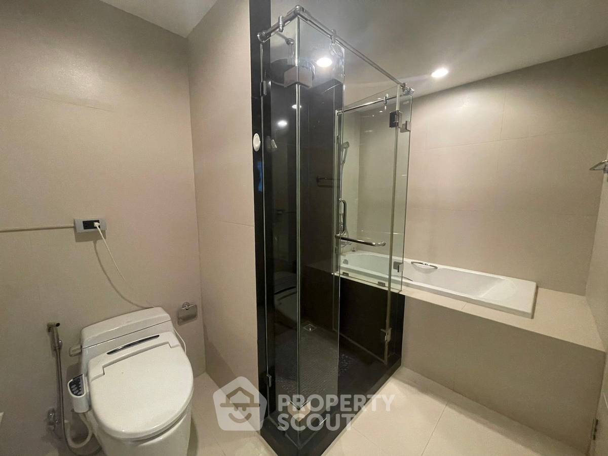 picture 1-BR Condo at The Crest Sukhumvit 24 near BTS Phrom Phong (ID 1221845) - 9/13