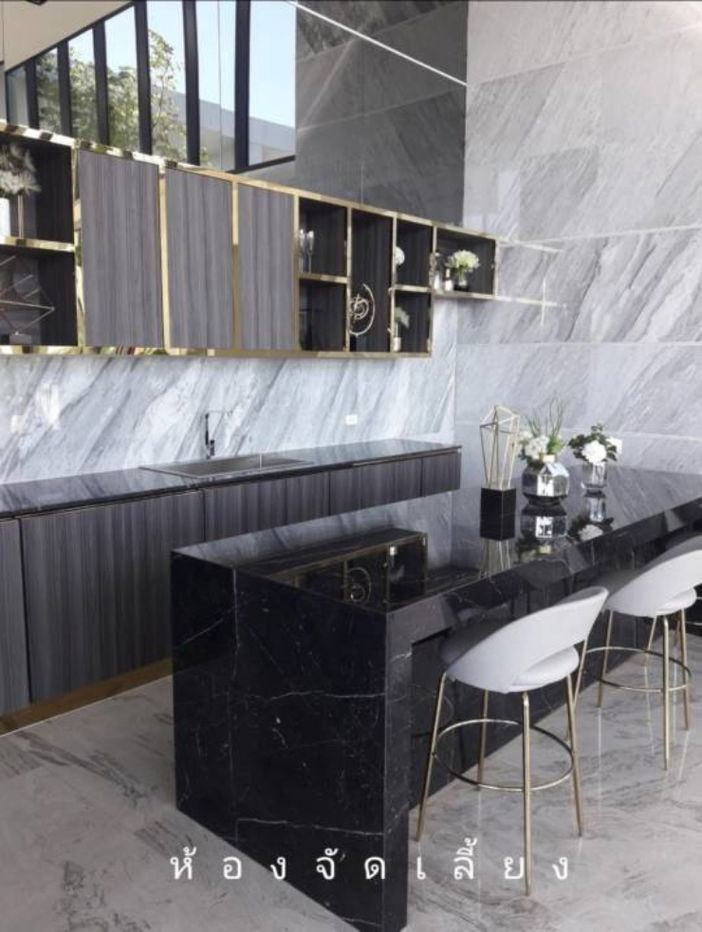 picture Urgent Sale: Condo Near Airport Link Ramkhamhaeng Station 
 - 10/19