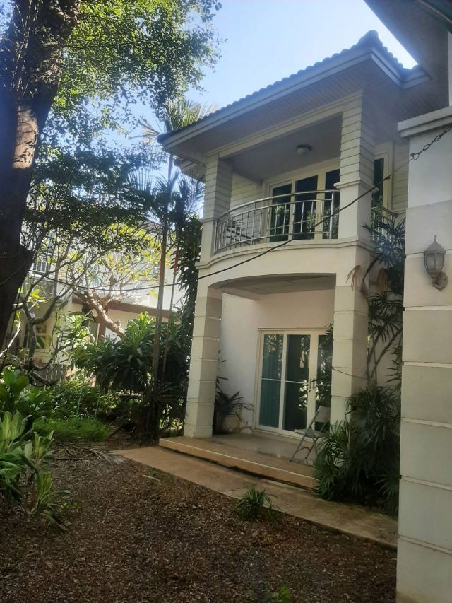 รูป [ให้เช่า] บ้านเดี่ยว 96 ตร.ว. หมู่บ้านธนานนท์ นนทบุรี หลังใหญ่ ร่มรื่นมาก! 🏠 - รูปที่ 3/12