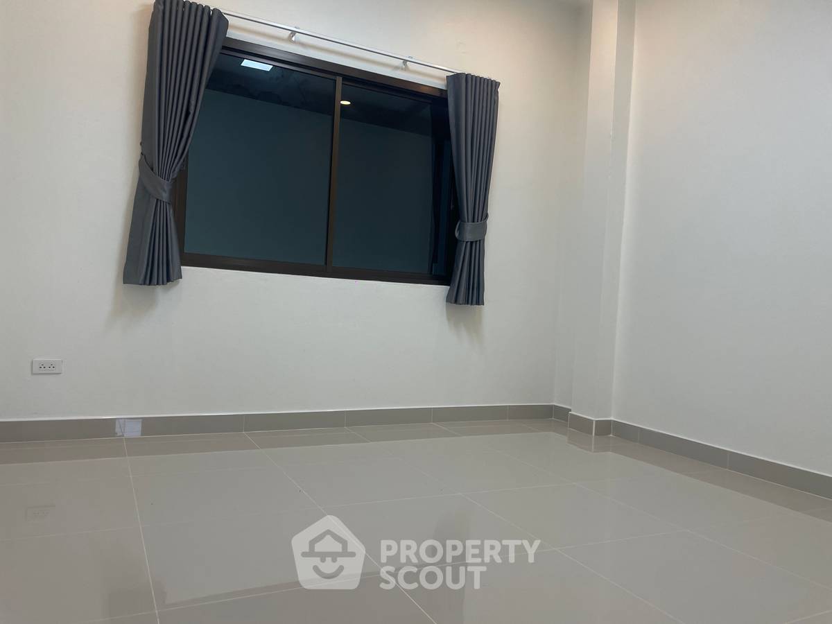 picture 3-BR House close to Pattaya (ID 2513743) - 16/25