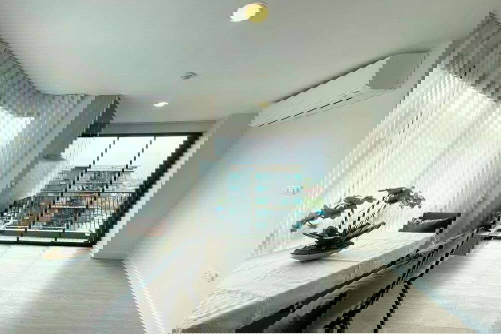 picture 🔥 For Rent !! pool view, Good location!! Code C20230700629...MetroLuxe Phaholyothin - Sutthisan, 2 bed, 2 bath, furnished, ready to move in📣📣 - 10/18