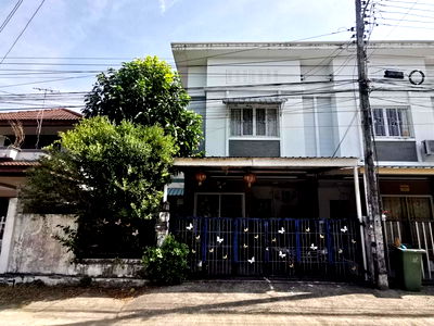 Townhouses for sale : FOR SALE  TOWNHOUSE PROPERTY  1925000 BAHT.