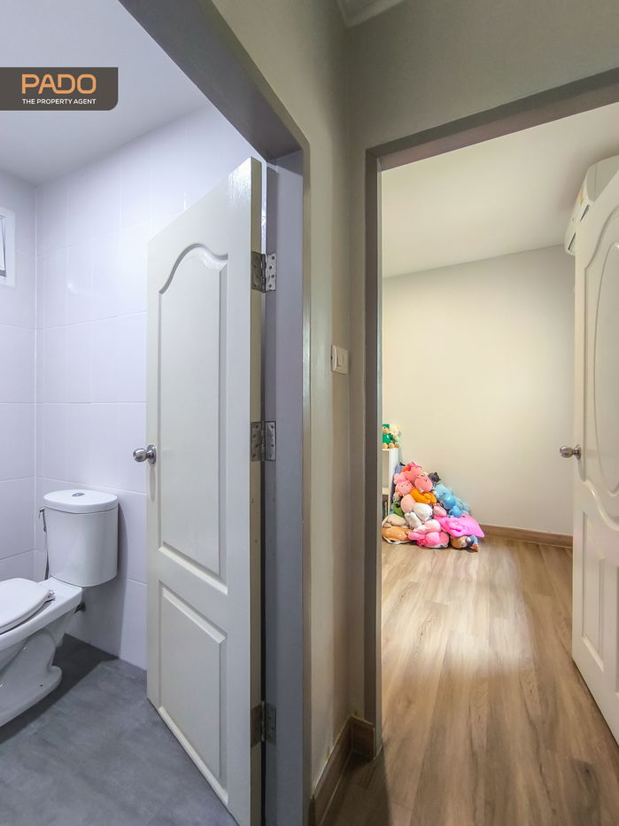 รูป ให้เช่า บ้าน ศุภาลัย พาร์ค วิลล์ รามอิทรา 5 ติด ถนนเทพรักษ์ 58 ตร.ว. 5 นอน 4 น้ำ มีบ่อปลาสวนหน้าบ้าน - รูปที่ 13/26