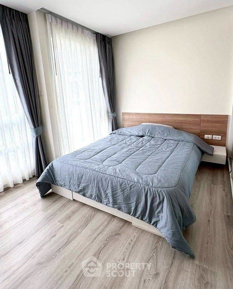 picture 1-BR Condo For Sale, Emerald Residence Ratchada, 4th Floor Near MRT Huai Khwang (ID 2510321) - 2/10