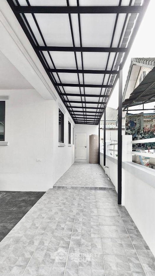 picture 2-BR Semi-detached House in Si Racha (ID 1481759) - 3/11