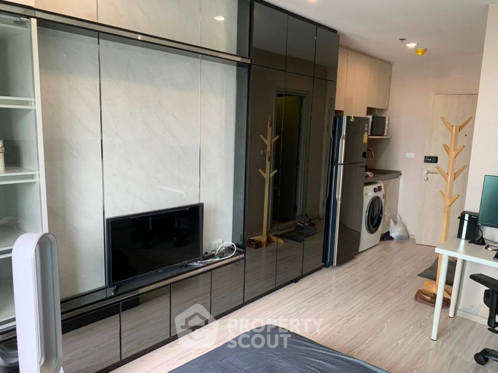 picture 1-BR Condo at Ideo Mobi Wong Sawang Interchange near MRT Bang Son (ID 819632) - 1/14