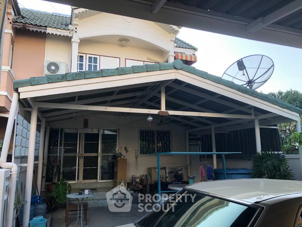 รูป ทาวน์เฮ้าส์ 3-ห้องนอน ใน บางรักพัฒนา (ID 1982746) - รูปที่ 2/5